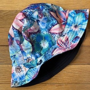 Reversible Bucket hat